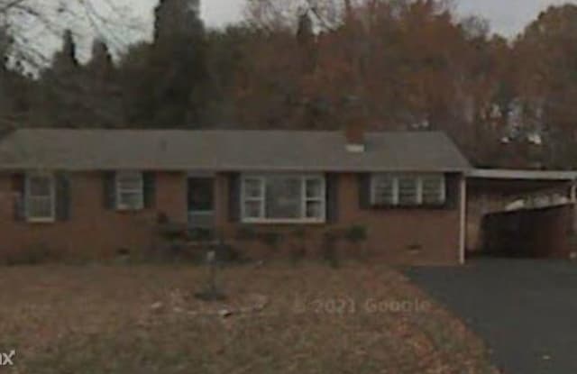 1015 Middlesettlements Rd - 1015 Middlesettlements Road, Maryville, TN 37801