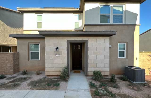 AVAILABLE NOW ! 4 bedrooms 3 bathrooms Home in Palm Desert