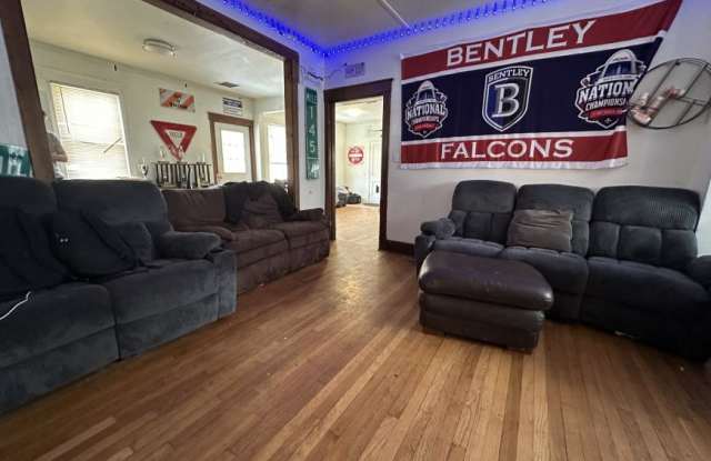 Photo of 183 Weston St.