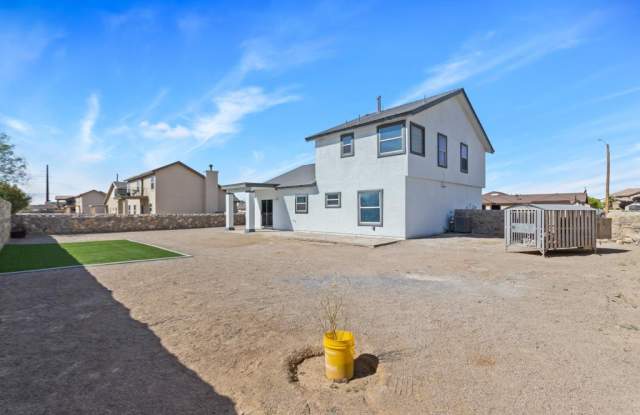 6228 BRILLO LUNA Street