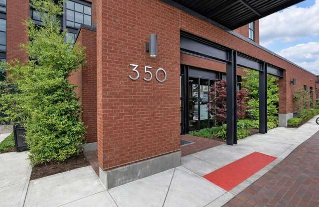 350 E Short Street unit: 211