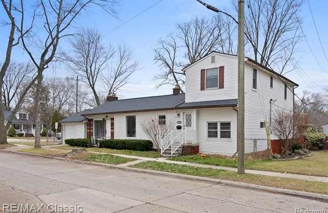 1451 S CAMPBELL Road