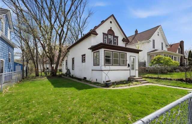 Photo of 3451 Oliver Avenue N