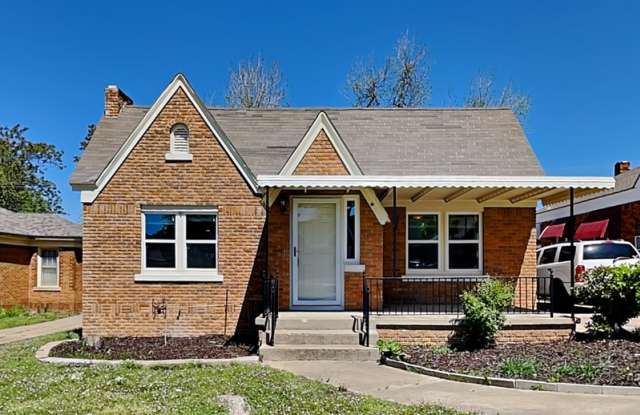 2341 NW 11th St