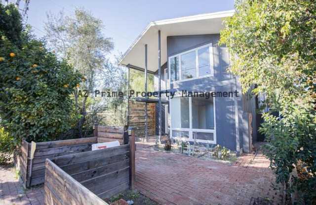 Photo of 7110 North 7th Avenue