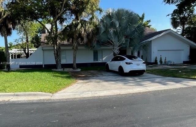 9473 NW 49th Doral Ln - 9473 Northwest 49th Doral Lane, Doral, FL 33178