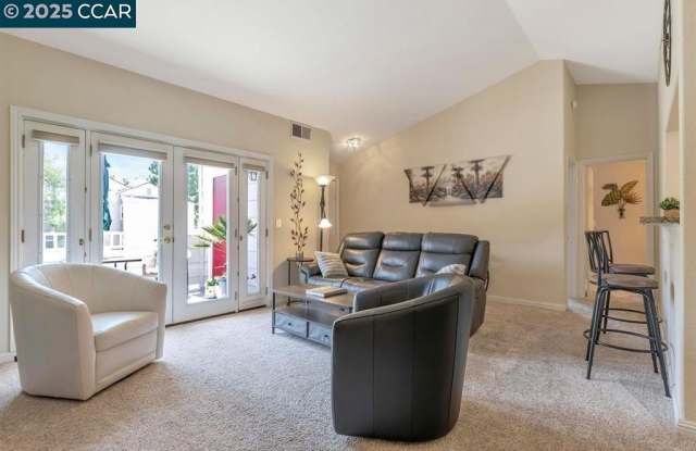 302 Norris Canyon Ter