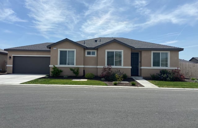 3731 W Nellis Ave - 3731 West Nellis Avenue, Visalia, CA 93277