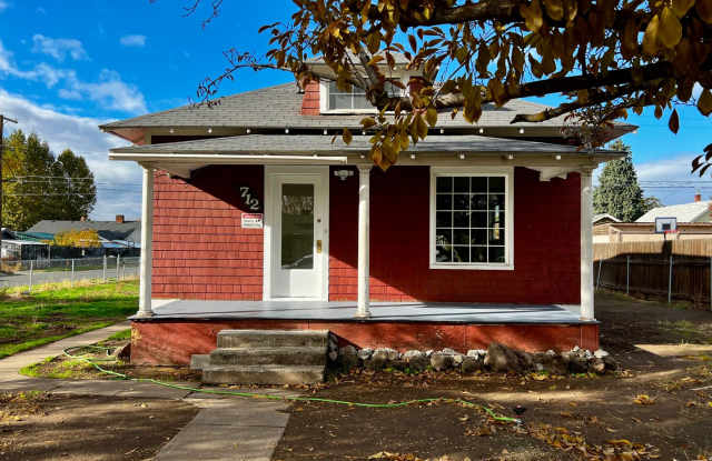 Photo of 712 Pleasant Avenue