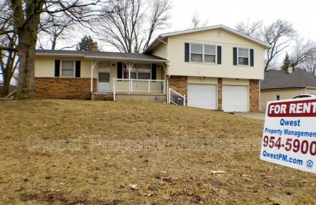 5923 Ridgebrook Ave SE - 5923 Ridgebrook Avenue Southeast, Kentwood, MI 49508