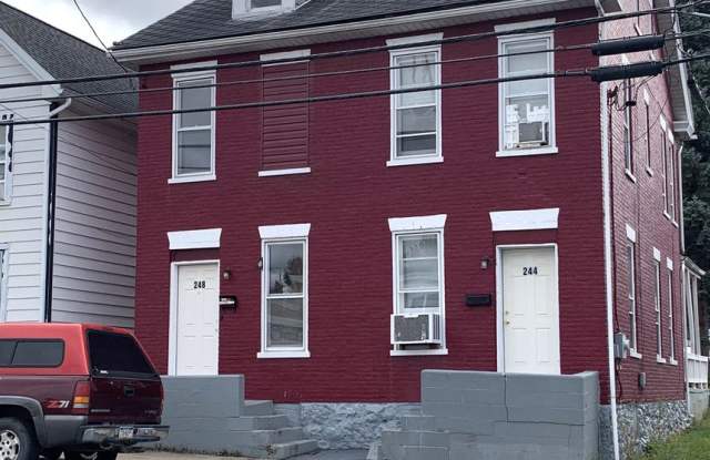 Two story, 1 bed/1 bath duplex