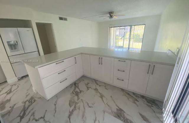 401 Lakeview Dr