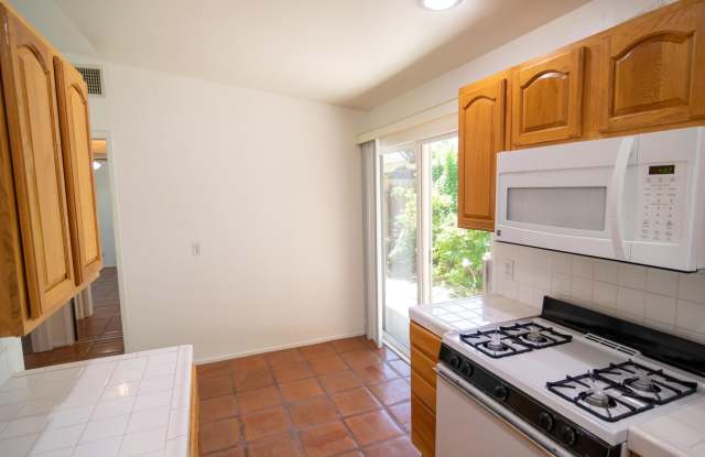 Photo of Avenida Olancha 473