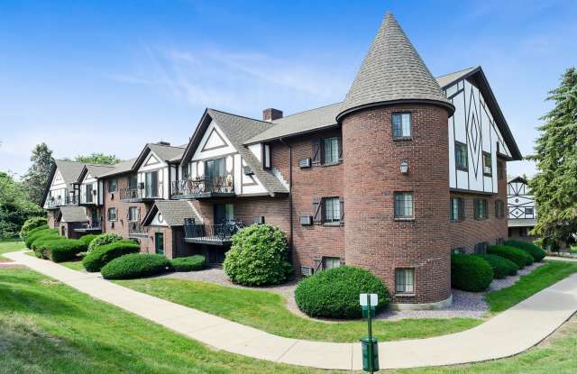 Royal Crest Marlboro Apartment Homes
