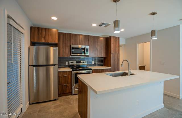 6227 N 13th Place