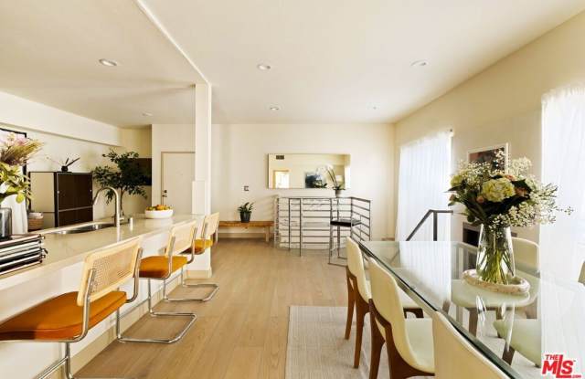 1717 Malcolm Ave unit: 303