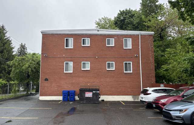 12 N Taylor Ave