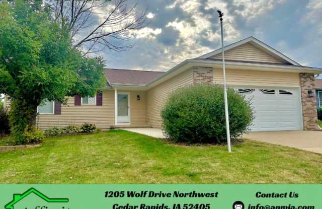 1205 Wolf Dr NW