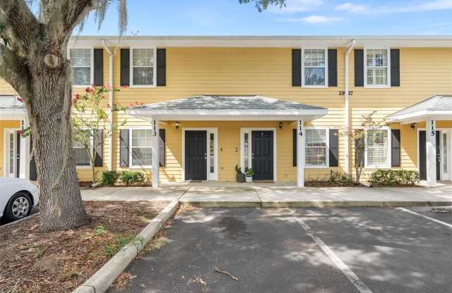 2927 SW 35TH Place
