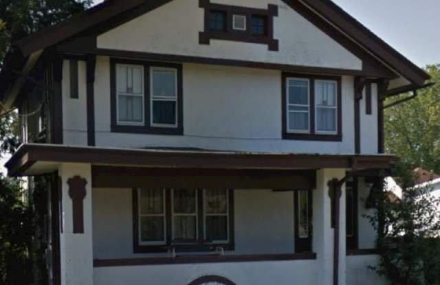 617 W Pleasant Ave