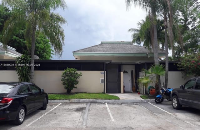 8105 SW 22nd Ct - 8105 Southwest 22nd Court, Davie, FL 33324