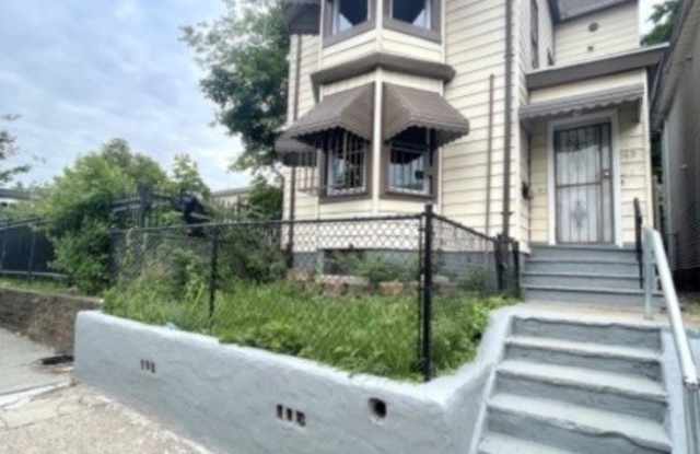 Photo of 249 Littleton Ave