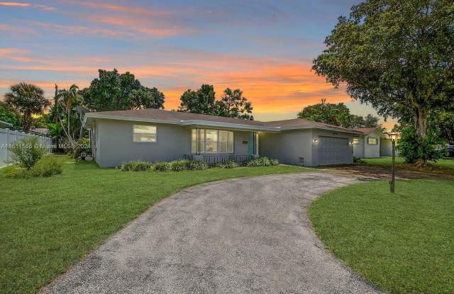 5300 SW 7th St - 5300 Southwest 7th Street, Plantation, FL 33317