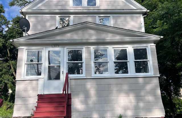 Photo of Charming Colonial in the Heart of Akron!