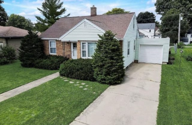 109 5th Street - 109 5th Street, Waunakee, WI 53597