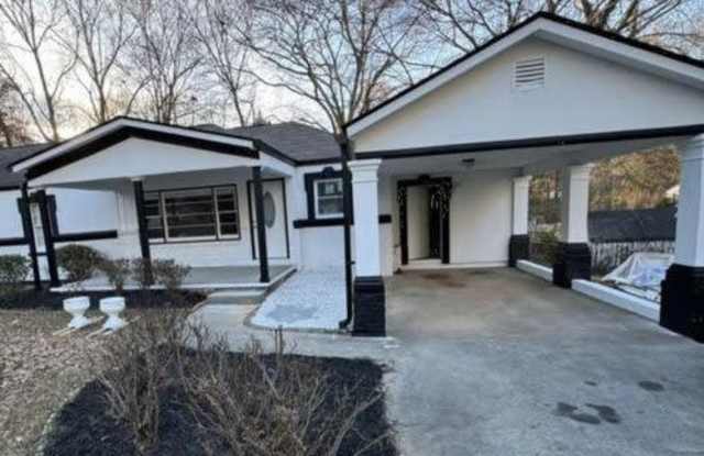 Room in 3 Bedroom Home at Pauladean Cir SE