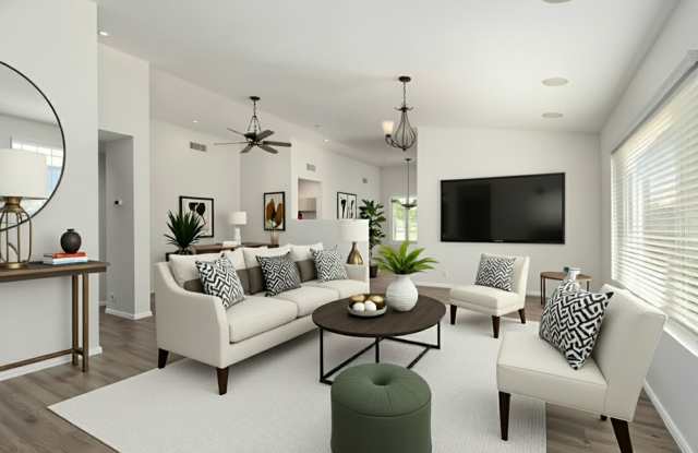 Beautiful Chandler home with private pool!