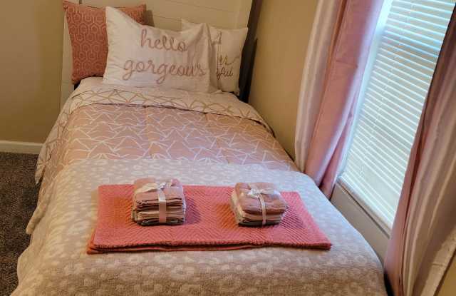 1400 Atlanta Avenue Unit 4