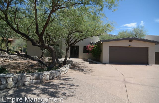 6700 N Columbus Blvd - 6700 North Columbus Boulevard, Catalina Foothills, AZ 85718