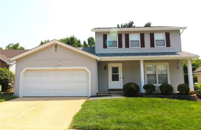 912 Oakwood Farms Lane