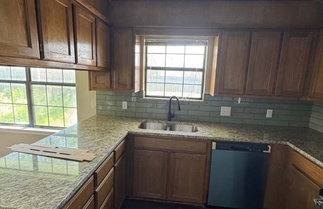 1211 Hyde Park Boulevard