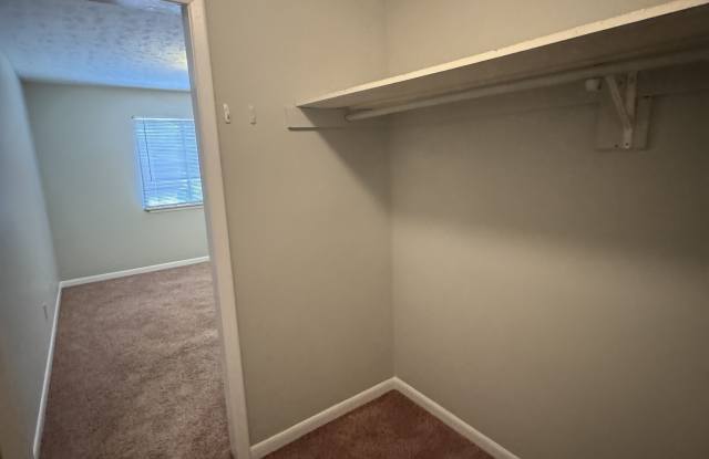 909 Applewood Lane - 1