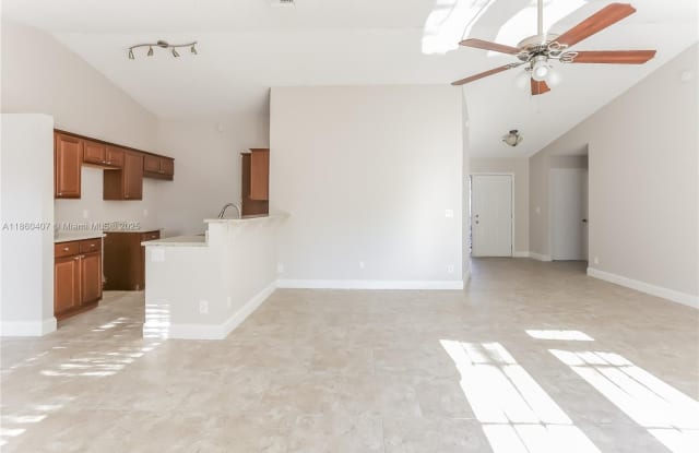 1332 Waterway Cove Dr