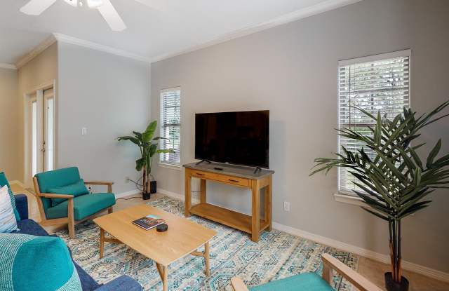 708 Hi Circle West B