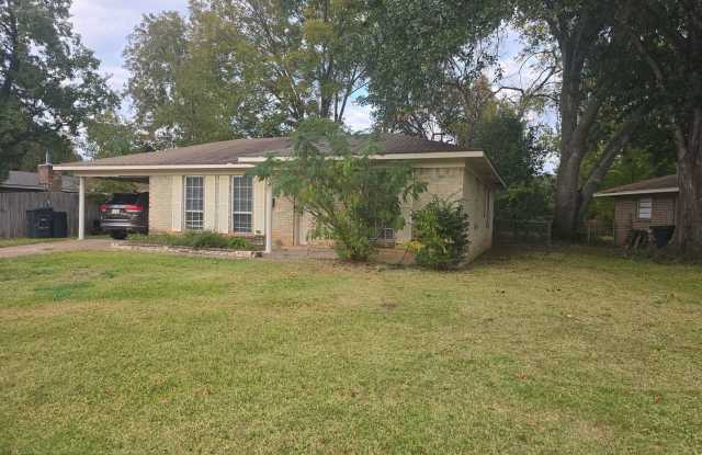 Photo of Refurbished - 3 bdrm 1.5 bath