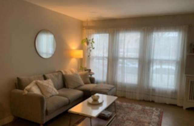Modern Farwell Ave Apartments