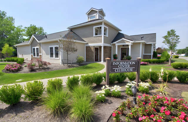 Photo of Country Club Manor Apartments