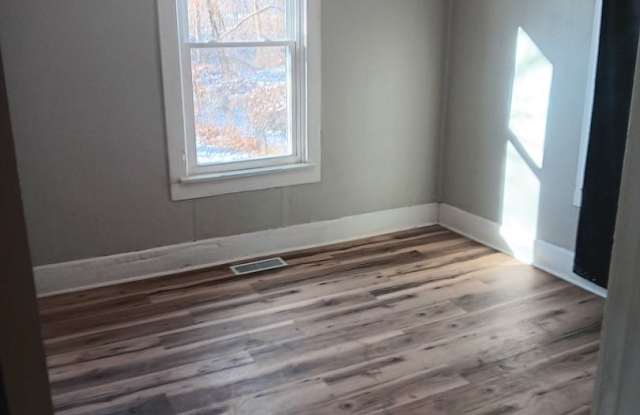 Renovated 2 bed, 1 bath home