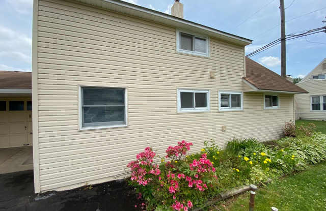 102 Golden Gate Rd