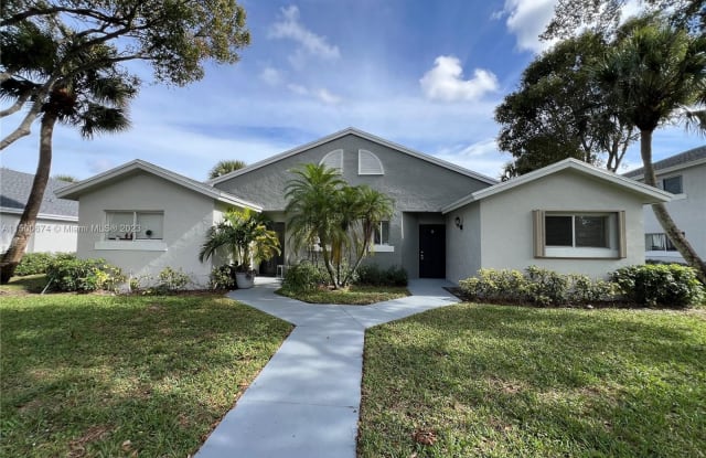 1008 Lake Victoria Dr - 1008 Lake Victoria Drive, Palm Beach County, FL 33411