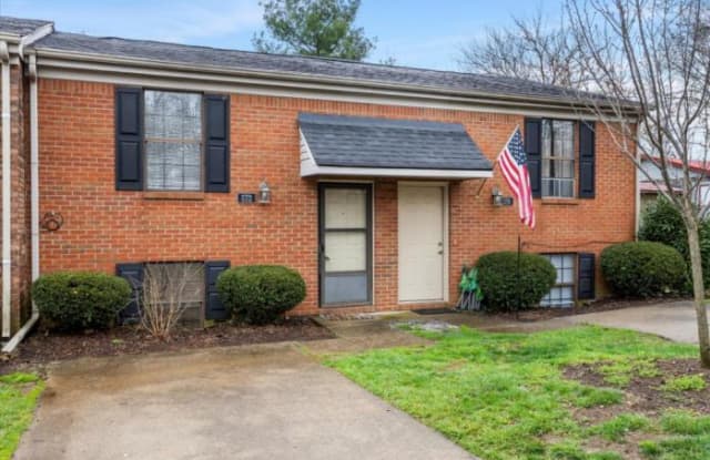 572 El Paseo Pl - 572 El Paseo Place, Lexington, KY 40517