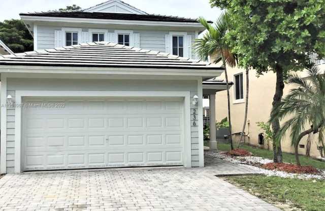 236 SE 32nd Ter - 236 Southeast 32nd Terrace, Homestead, FL 33033