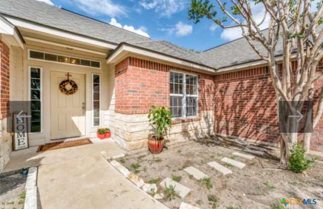 5704 MEADOW WOOD