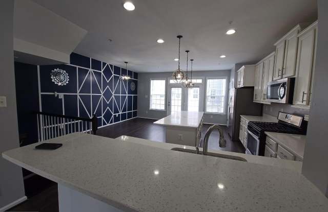 211 SPRING BANK Avenue