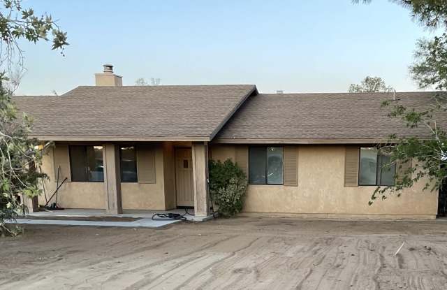 14445 Pioneer Road - 14445 Pioneer Road, Apple Valley, CA 92307