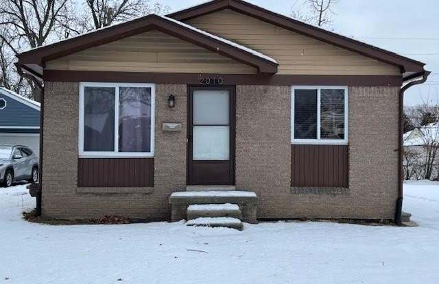 Photo of 2010 GUTHRIE Avenue